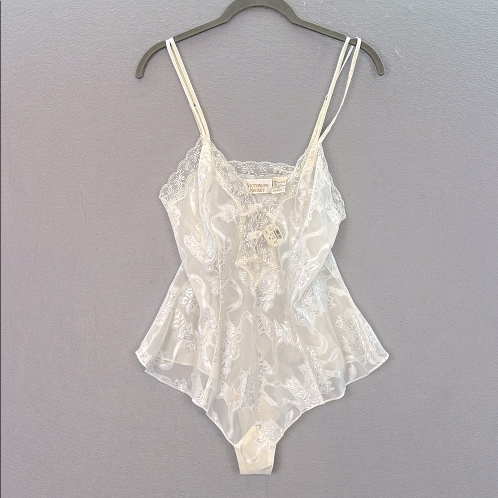 Victoria’s Secret NWT women Vintage Gold Label Ivory satin Lace Teddy Bodysuit